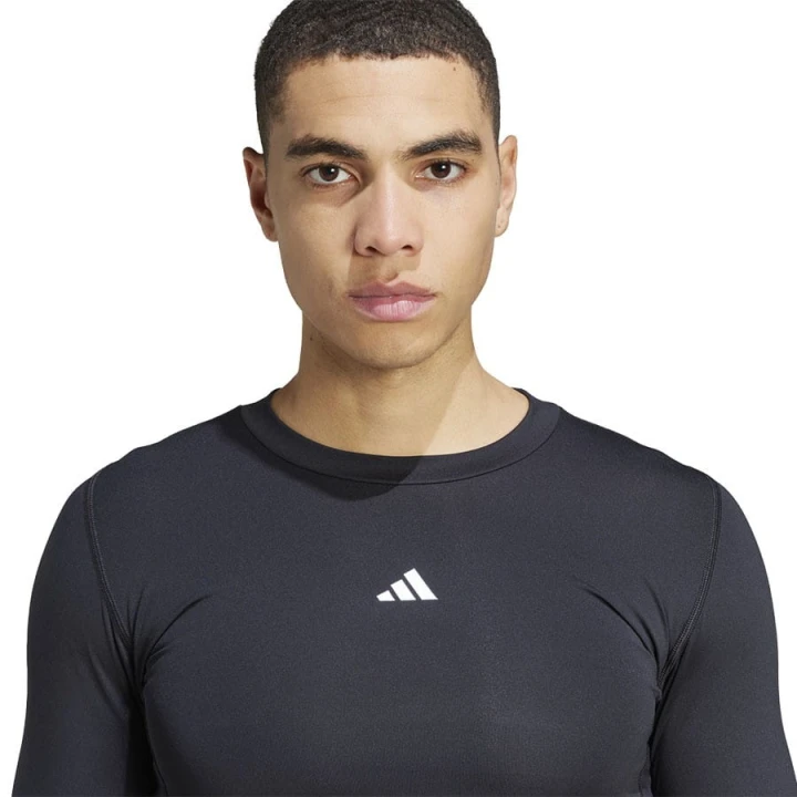 Koszulka adidas TECHFIT LS Tee JP2944