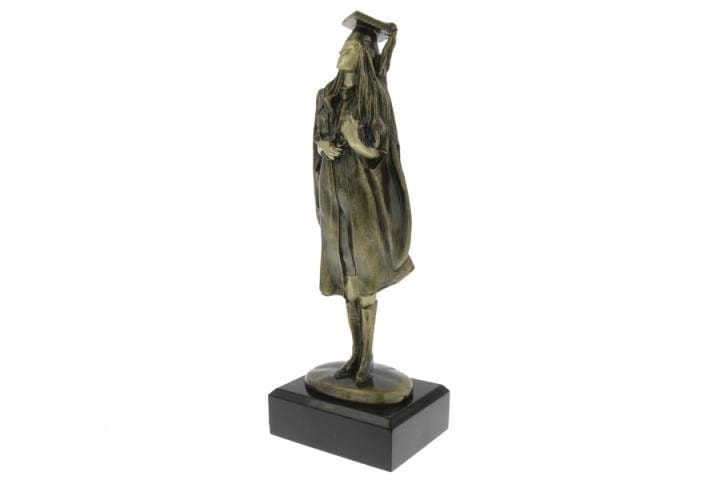 Statuetka Absolwentka Tryumf