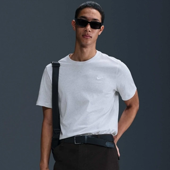 T-Shirt Nike Sportswear Club AR4997-051