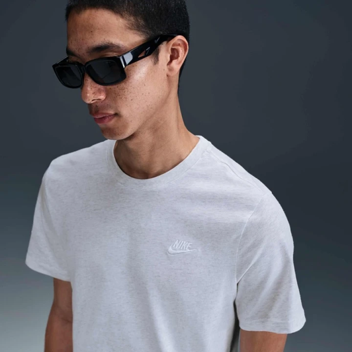 T-Shirt Nike Sportswear Club AR4997-051