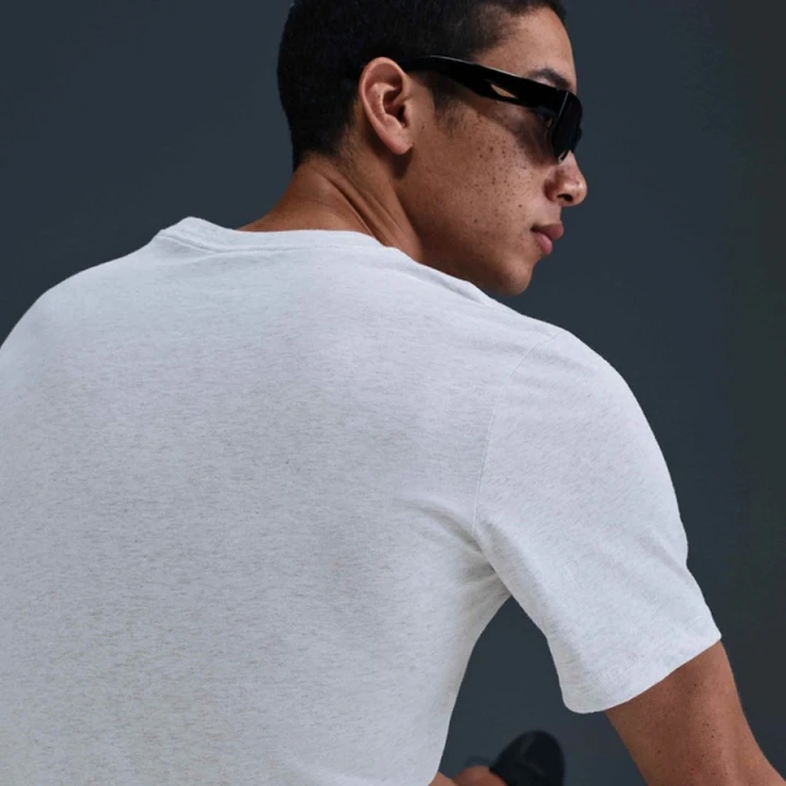 T-Shirt Nike Sportswear Club AR4997-051