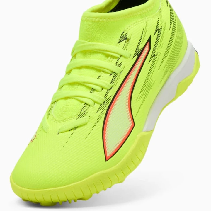 Buty Puma Ultra 5 Match TT+ Mid Jr 108976-01